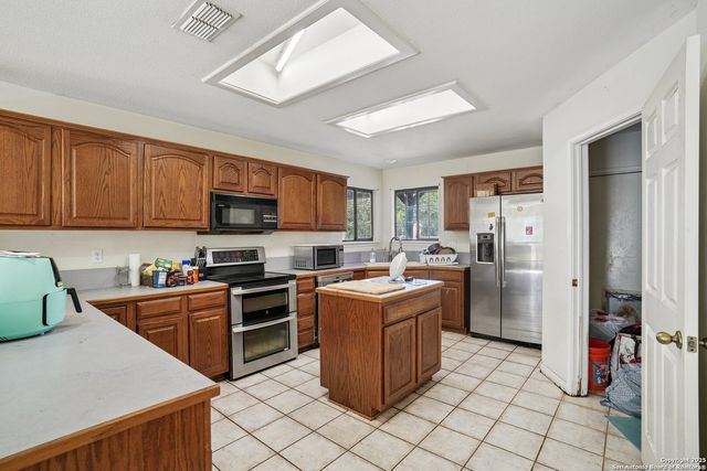 1290 Hidden Oaks, Bulverde, TX 78163