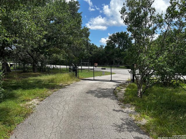 1290 Hidden Oaks, Bulverde, TX 78163