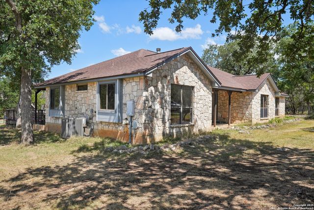 1290 Hidden Oaks, Bulverde, TX 78163