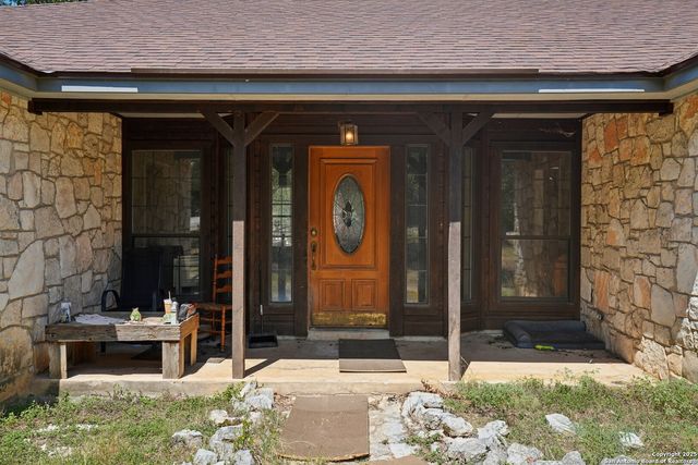 1290 Hidden Oaks, Bulverde, TX 78163