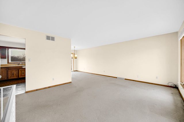 1755 Selo Drive, Schererville, IN 46375