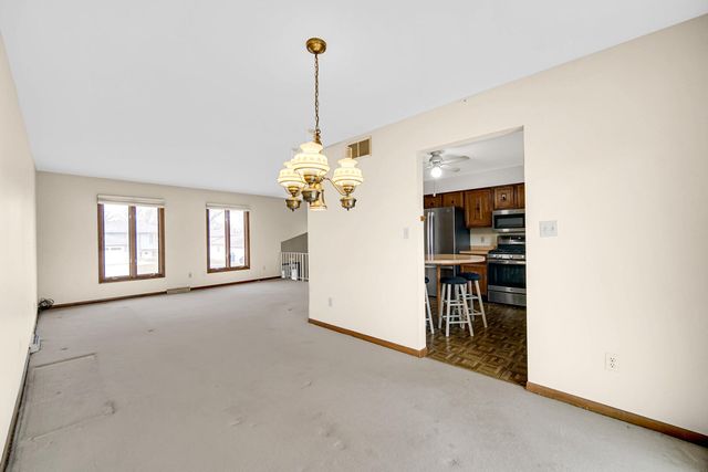 1755 Selo Drive, Schererville, IN 46375