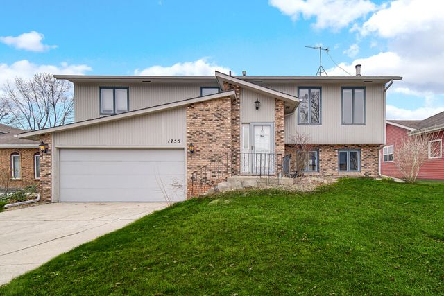 1755 Selo Drive, Schererville, IN 46375