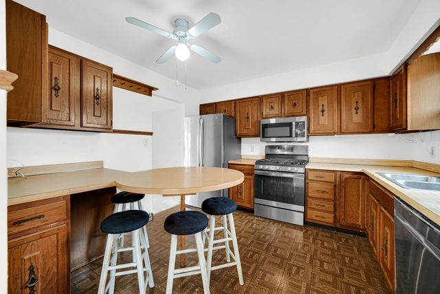 1755 Selo Drive, Schererville, IN 46375