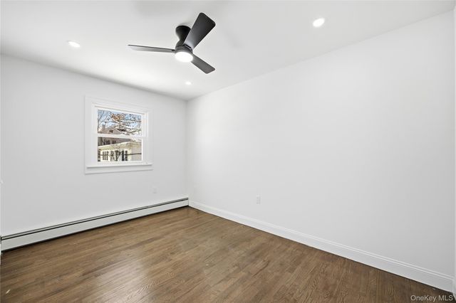 78 Roslyn Street, Islip Terrace, NY 11752