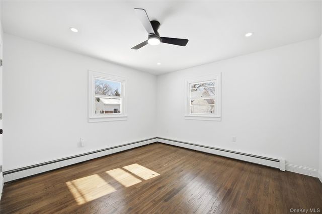 78 Roslyn Street, Islip Terrace, NY 11752