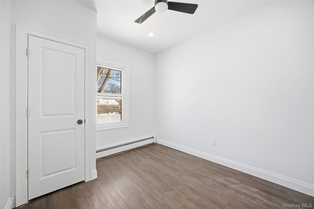 78 Roslyn Street, Islip Terrace, NY 11752