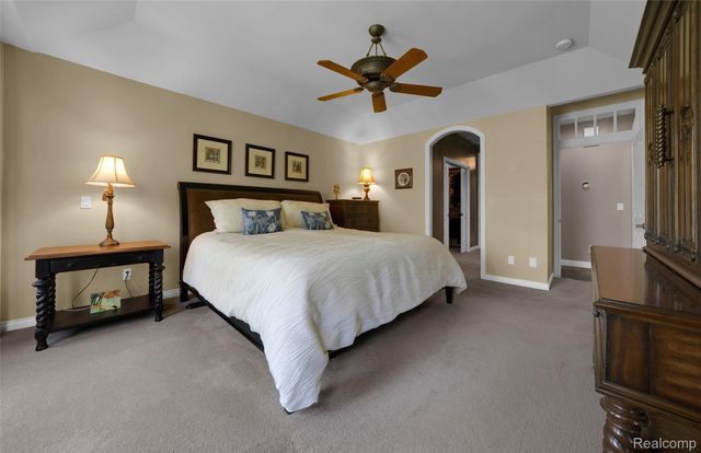 4502 Forest Edge Lane, West Bloomfield Charter Township, MI 48323