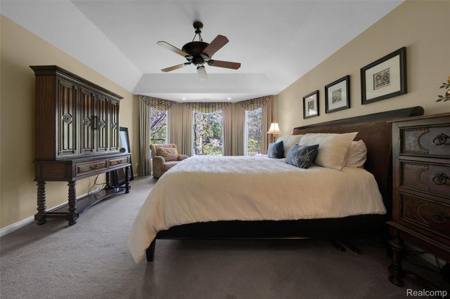 4502 Forest Edge Lane, West Bloomfield Charter Township, MI 48323