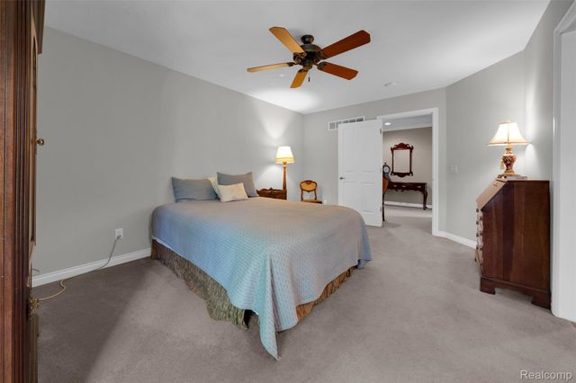 4502 Forest Edge Lane, West Bloomfield Charter Township, MI 48323