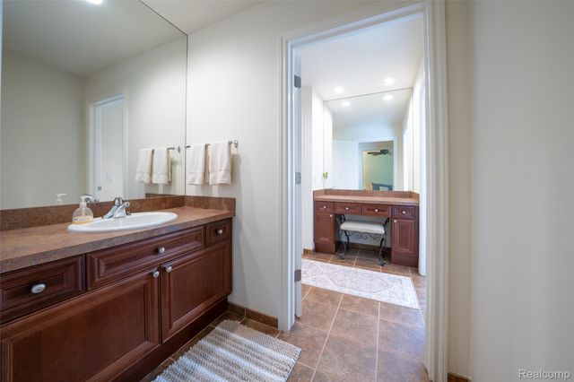 4502 Forest Edge Lane, West Bloomfield Charter Township, MI 48323