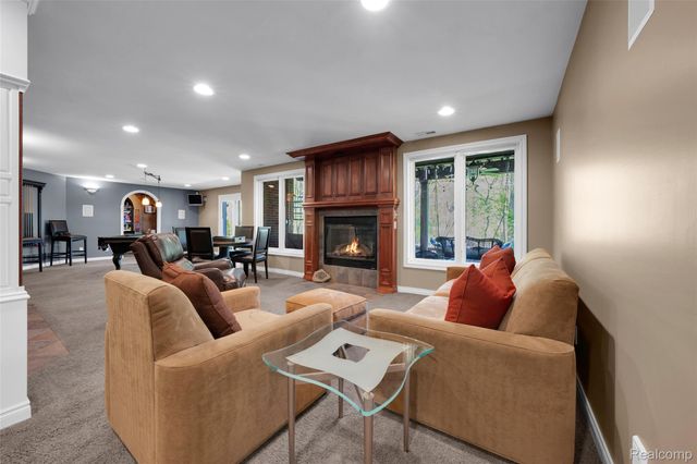 4502 Forest Edge Lane, West Bloomfield Charter Township, MI 48323