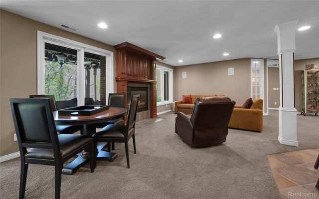 4502 Forest Edge Lane, West Bloomfield Charter Township, MI 48323