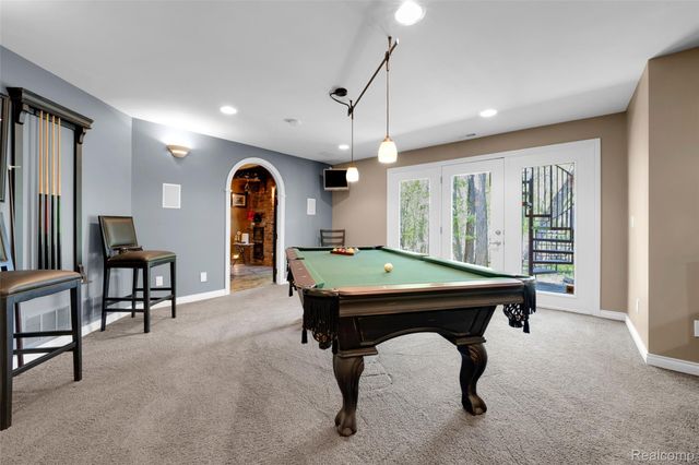 4502 Forest Edge Lane, West Bloomfield Charter Township, MI 48323