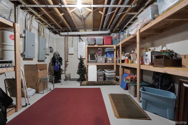 4502 Forest Edge Lane, West Bloomfield Charter Township, MI 48323