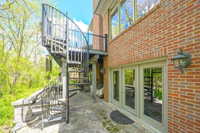 4502 Forest Edge Lane, West Bloomfield Charter Township, MI 48323