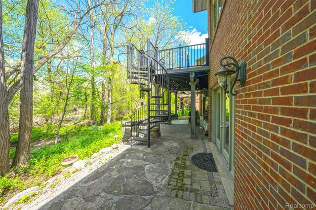4502 Forest Edge Lane, West Bloomfield Charter Township, MI 48323