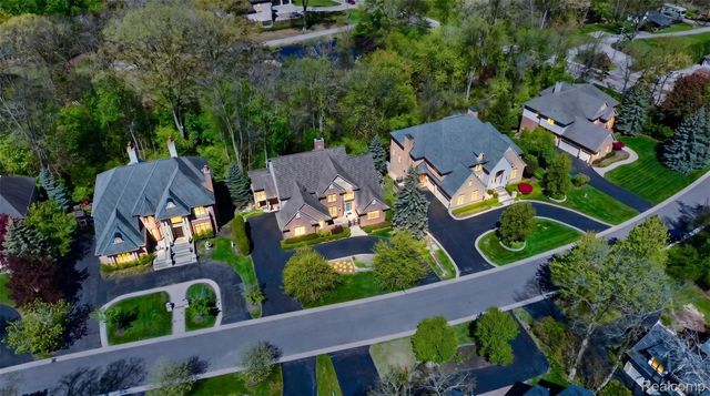 4502 Forest Edge Lane, West Bloomfield Charter Township, MI 48323