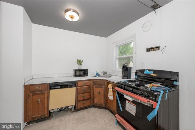 9813 BRADDOCK RD, Silver Spring, MD 20903