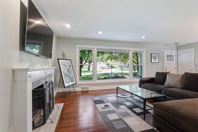 7125 N LONGACRE ROAD, Fox Point, WI 53217