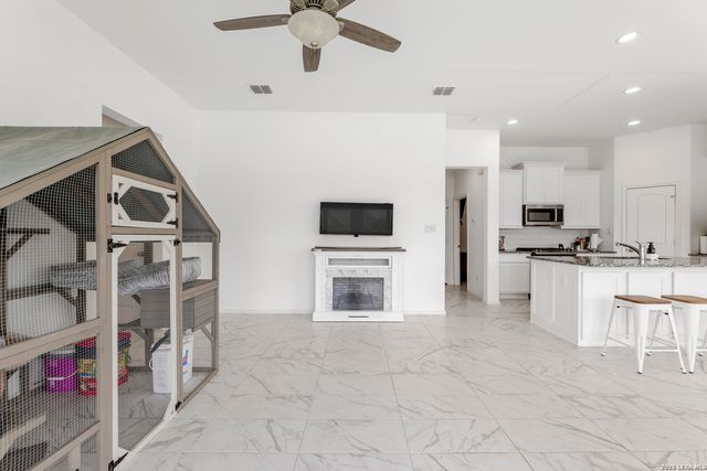 667 Arroyo Sierra, New Braunfels, TX 78130