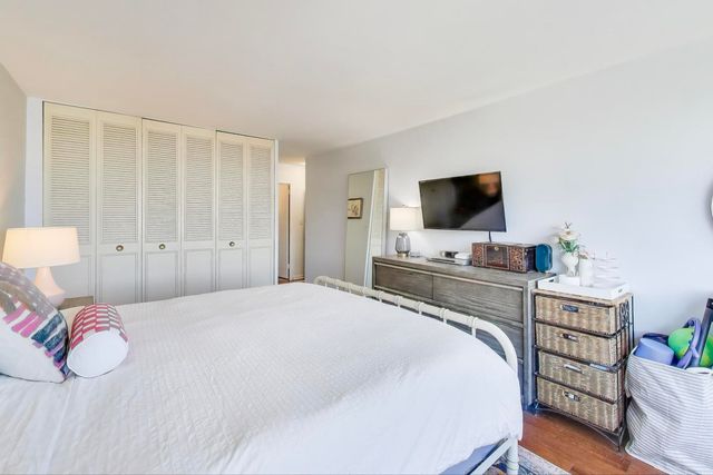 555 W CORNELIA Avenue 1711, Chicago, IL 60657