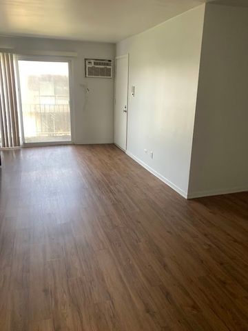 92 Olesen Drive 300, Naperville, IL 60540
