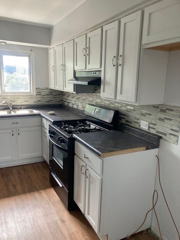 92 Olesen Drive 300, Naperville, IL 60540