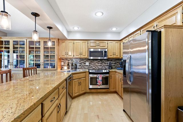 313 Wyndham Circle W, New Brighton, MN 55112