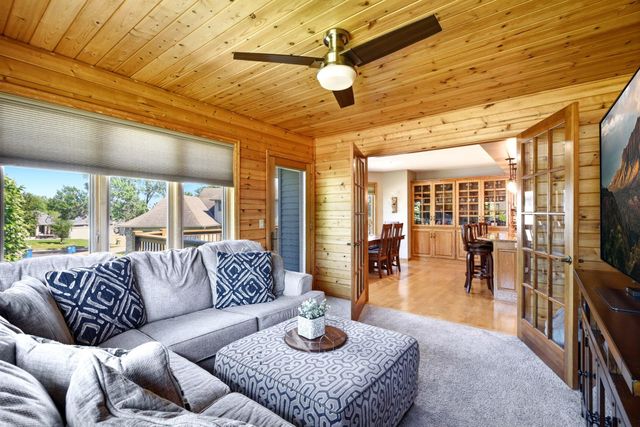 313 Wyndham Circle W, New Brighton, MN 55112