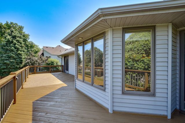 313 Wyndham Circle W, New Brighton, MN 55112