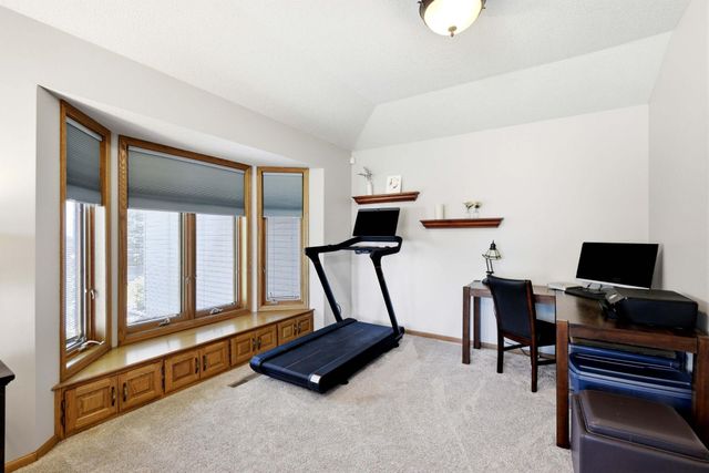 313 Wyndham Circle W, New Brighton, MN 55112
