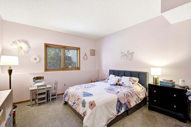 313 Wyndham Circle W, New Brighton, MN 55112