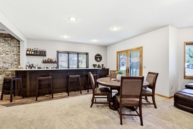 313 Wyndham Circle W, New Brighton, MN 55112