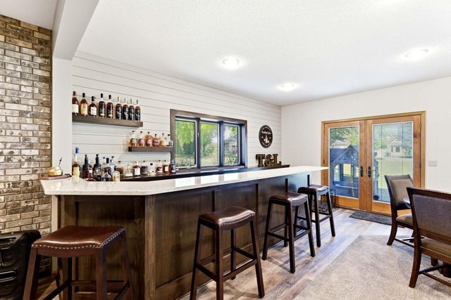 313 Wyndham Circle W, New Brighton, MN 55112