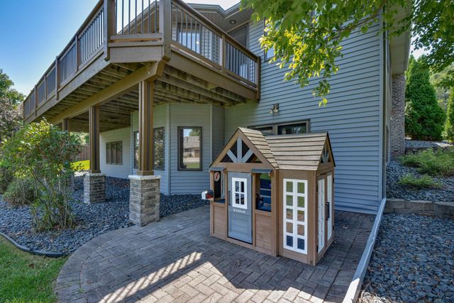 313 Wyndham Circle W, New Brighton, MN 55112