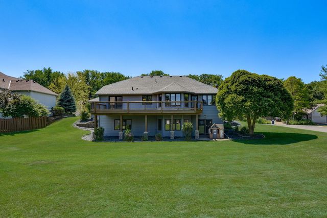313 Wyndham Circle W, New Brighton, MN 55112