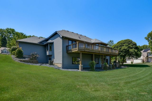 313 Wyndham Circle W, New Brighton, MN 55112