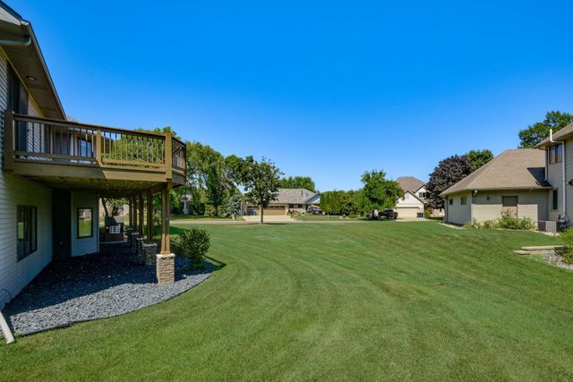 313 Wyndham Circle W, New Brighton, MN 55112