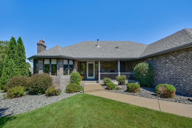 313 Wyndham Circle W, New Brighton, MN 55112