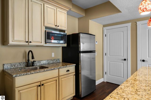 3149 Lake Meadows Circle, Traverse City, MI 49685