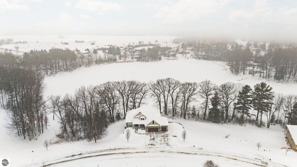 Image 3 of property listing at 3149 Lake Meadows Circle, Traverse City, MI 49685