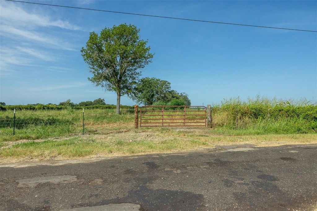 210 Lcr 822, Thornton, TX 76687