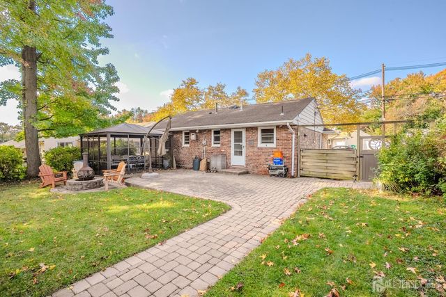 17 Melville Road, Edison, NJ 08817