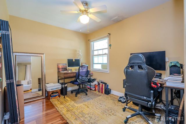 17 Melville Road, Edison, NJ 08817