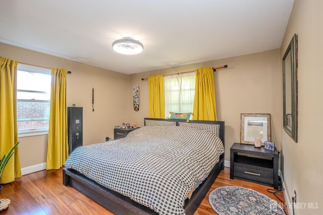17 Melville Road, Edison, NJ 08817