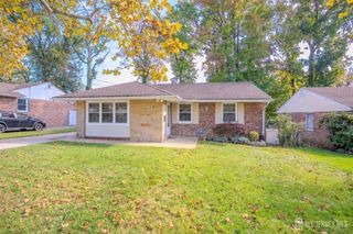 17 Melville Road, Edison, NJ 08817