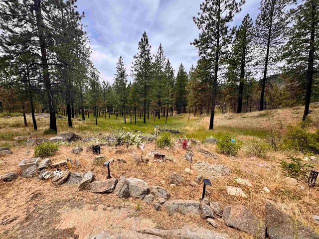 5720 W Riverview Ln, Deer Park, WA 99006