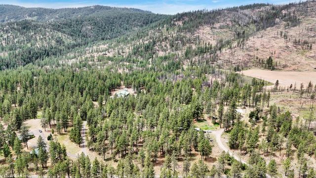 5720 W Riverview Ln, Deer Park, WA 99006