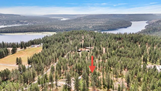 5720 W Riverview Ln, Deer Park, WA 99006